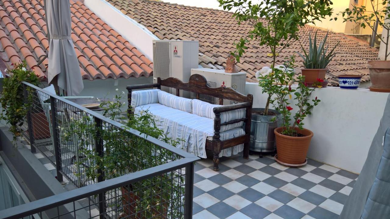 Under The Acropolis, Tiny Room, Big Terrace Athén Kültér fotó